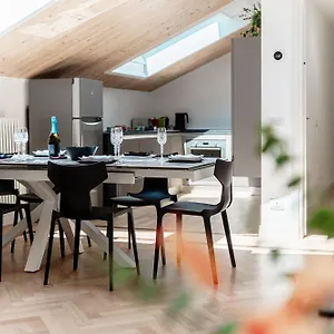Attic 64 - The House Of Travelers Apartment Como